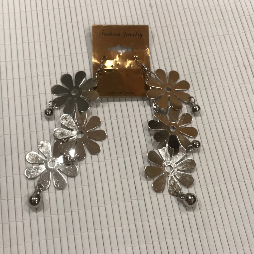 Silver Flower Earrings